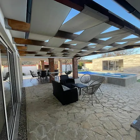 Korina Drliceve Kuce