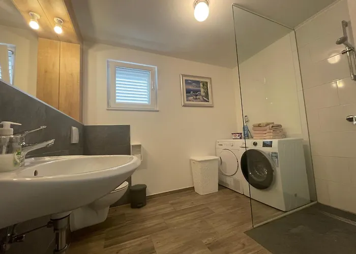 Korina * Drliceve Kuce