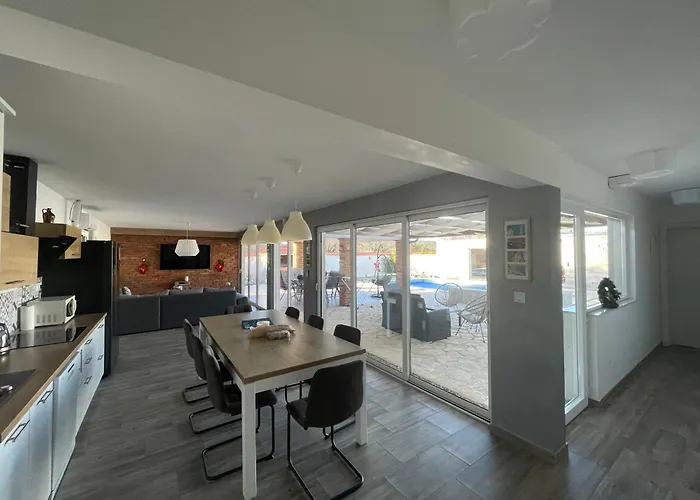 Korina * Drliceve Kuce