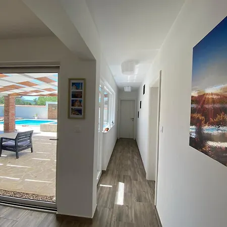 Korina Drliceve Kuce